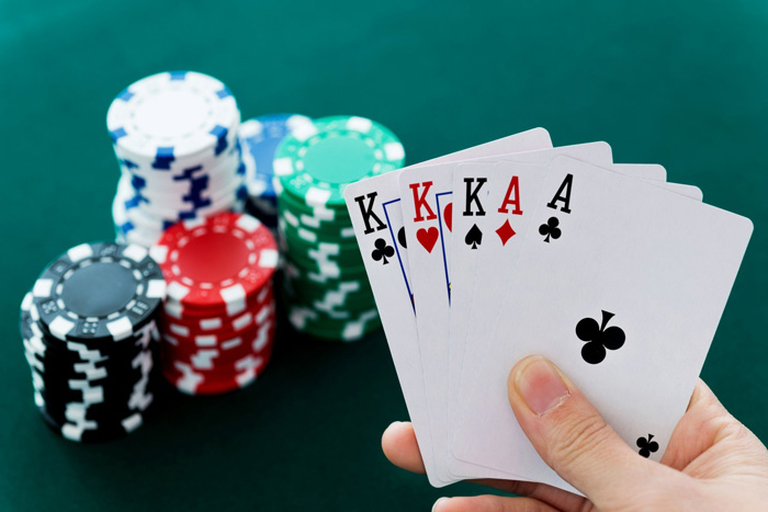 Hướng dẫn cách chơi Poker cơ bản dành cho người mới