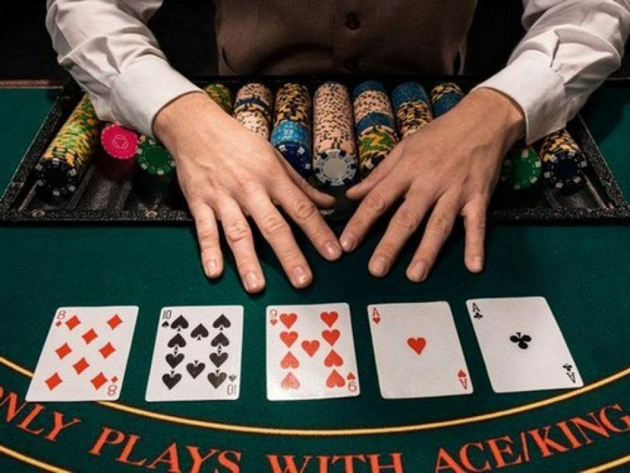 Hướng dẫn cách chơi Poker cơ bản dành cho người mới